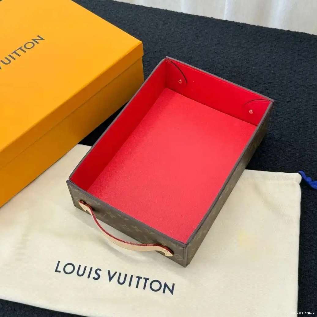 LV TRAY CUSTOM WITH HANDLE DESK 0501